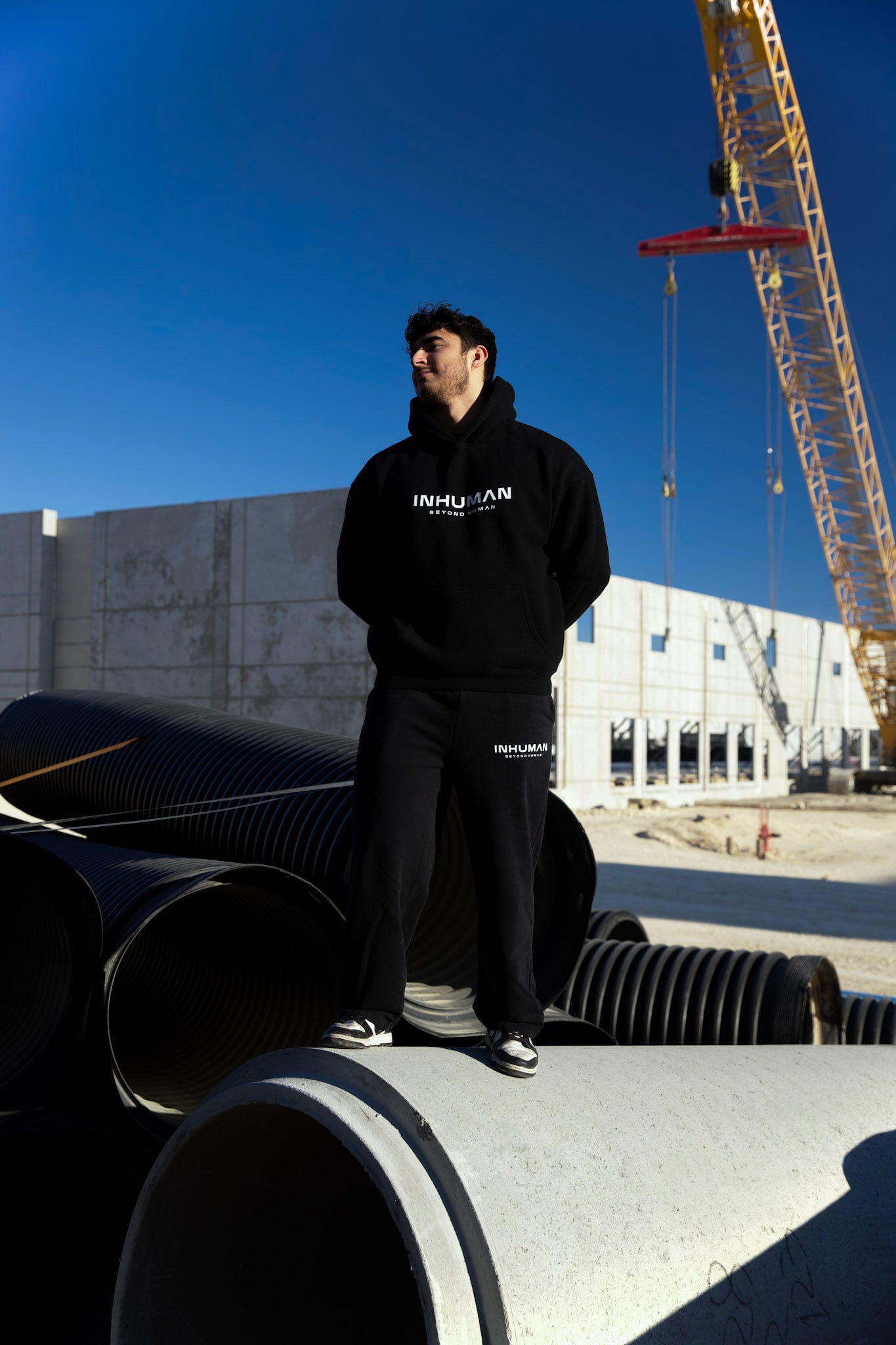 ESSENTIAL INHUMAN SWEATPANT
