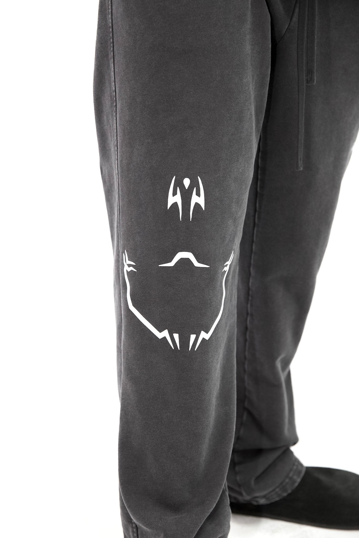 INHUMAN DEVOUR SWEATPANTS